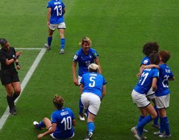 Женский футбол - особенности ставок